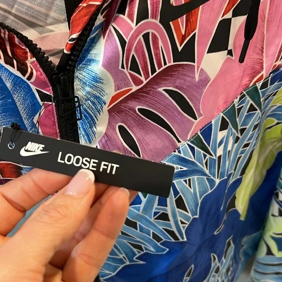 NWT Nike Womens Workout Windbreaker Crop Floral Jacket Hoodie Large - Picture 8 of 9